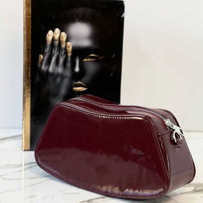 کیف دوشی دخترانه ورنی هلالی کد b128